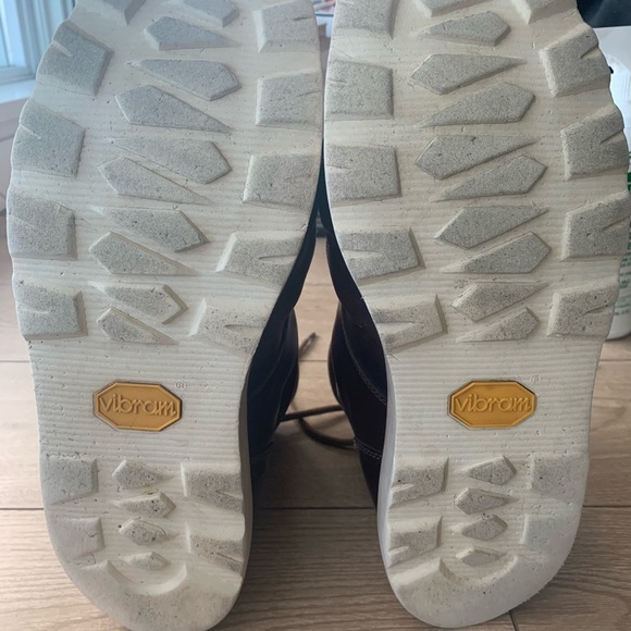 Rare UGG Cordovan Leather Hannen Boot with shearling liner - Picture 13 of 16